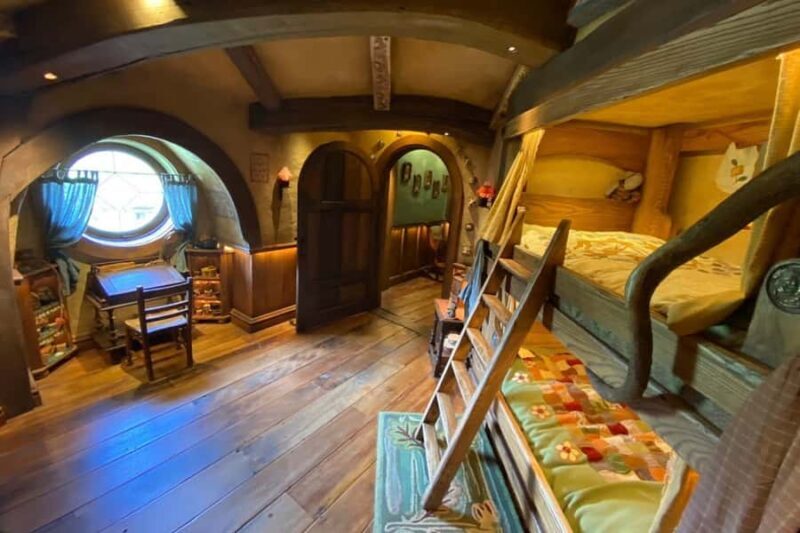 Private Day Tour: Waitomo Glowworms & Hobbiton Movie Set - Who Should Book This Tour?