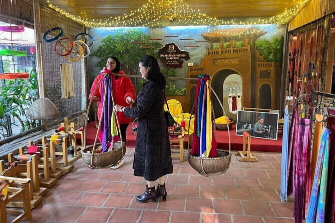 Private Day Trip Discover Van Phuc Silk,Duong Lam Ancient Village - Key Points