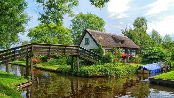 Private Day Trip from Amsterdam to Giethoorn including boat tour - The Itinerary in Detail