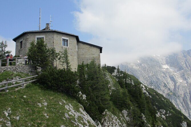 Private day trip from Munich to Eagle's Nest, Salzburg and back - FAQ