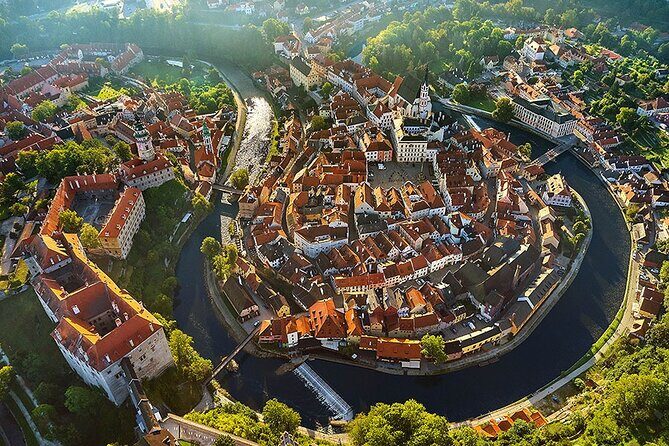 Private Day Trip from Prague to Cesky Krumlov - Key Points