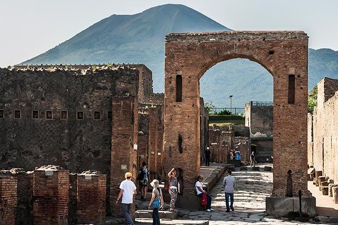 Private Day trip from Rome to Pompeii with official guide inside Ruins - The Itinerary in Detail