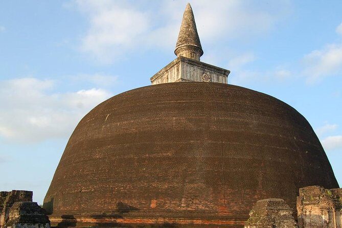 Private Day Trip to Anuradhapura Ancient City from Kandy/Dambulla - Exploring the Ancient City of Anuradhapura: A Detailed Review of the Private Day Trip from Kandy