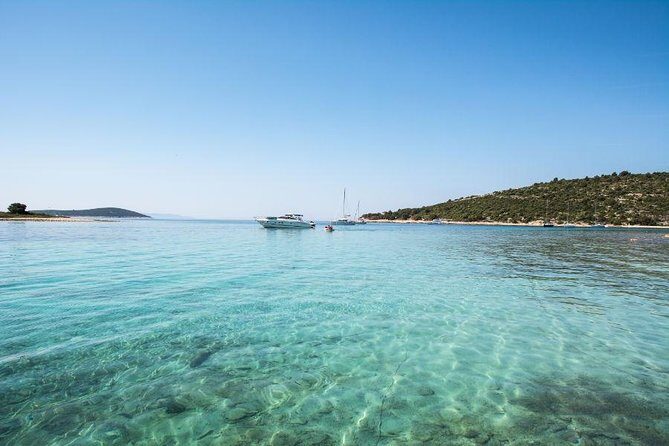 Private day trip to Hvar and Blue lagoon with Snorkeling - Key Points