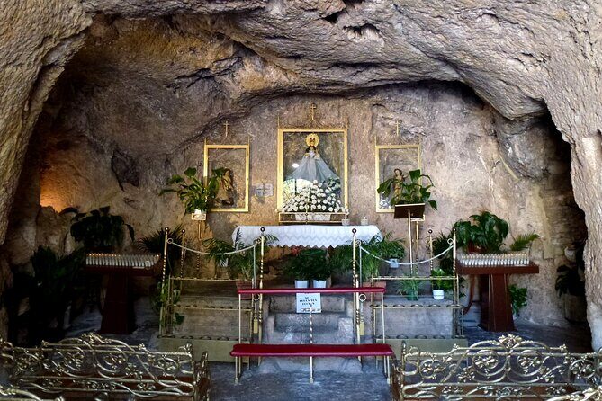 Private Day Trip to Las Mijas from Malaga - The Historic Heart: Churches and Ancient Walls