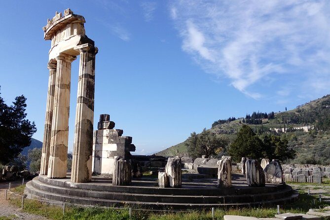 Private Delphi and Hosios Loukas Monastery - Great Lunch and Drinks Included - The Sum Up