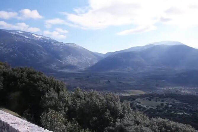 Private Delphi tour with a Pickup - The Charm of Arachova