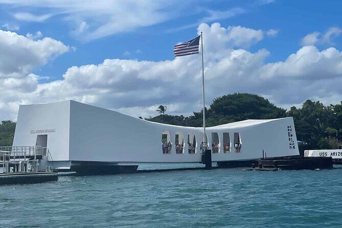 Private Deluxe Arizona Memorial and USS Missouri Battleship Tour - Iolani Palace and Beyond: Cultural Landmarks