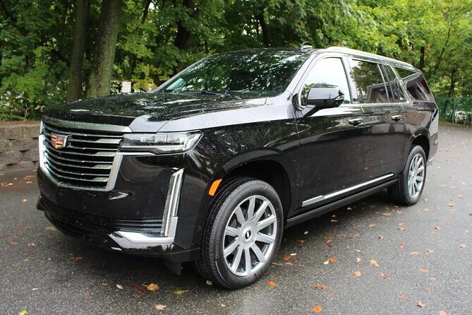 Private Departure by SUV from Denver City to Denver Airport DEN - Comfort and Practicality: Why It Works Well