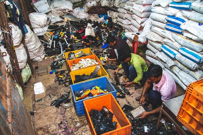 Private Dharavi Slum Photography Tour With Pickup - Exploring Dharavi: The First Stop