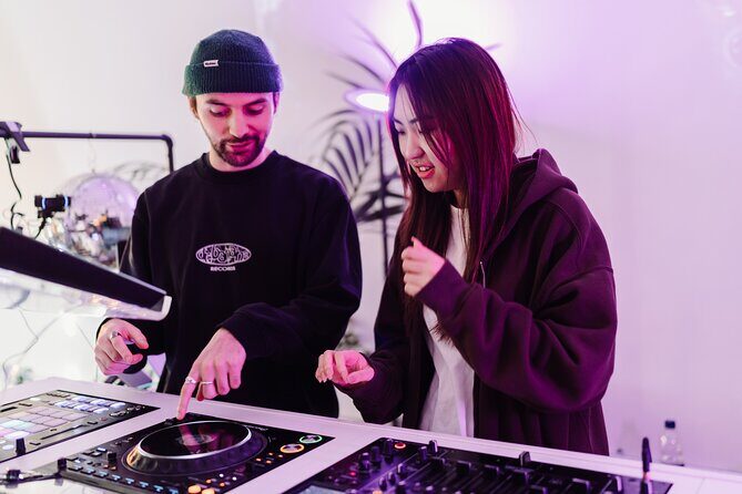 Private DJ Class - Private DJ Class: A Personal Beat-Making Experience in London