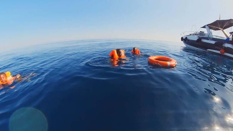 PRIVATE DOLPHIN WATCHING SUNSEEKER WITH DRINKS ON FUENGIROLA - FAQ