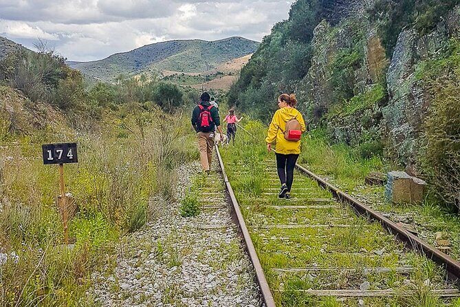 Private Douro and Porto 4x4 Tour with Wine Tasting and Boat Trip - Guides and Personal Touches: Making the Experience Special