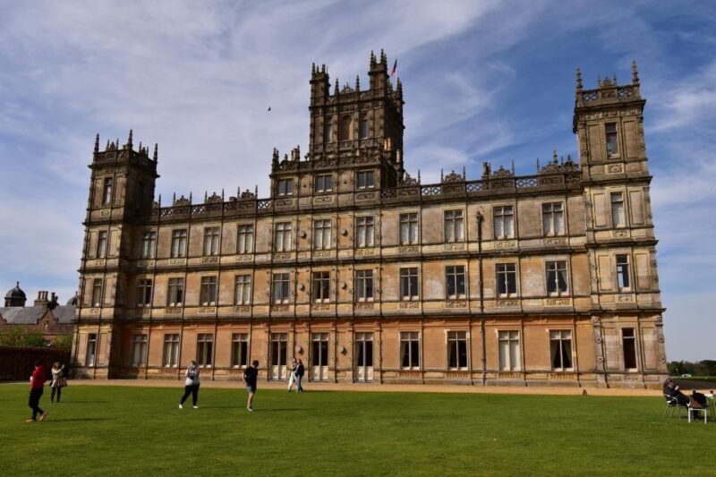 Private Downton Abbey Day Tour, including Pub Lunch - Key Points