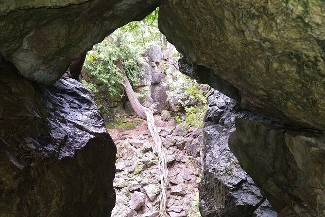 Private Duncan/Metcalfe Caves Hike, Collingwood/Blue Mountain - Frequently Asked Questions