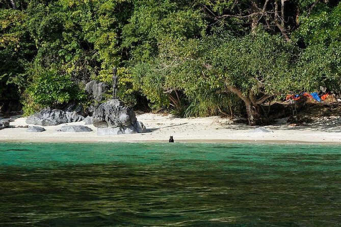 PRIVATE El Nido Tour D Island Hopping - Whats Included and What’s Not