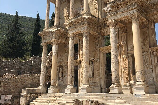 Private Ephesus Day Tour From Istanbul by Plane - Exploring Ephesus