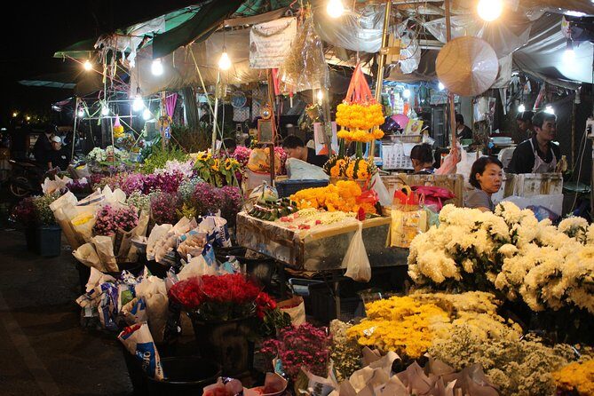 Private Evening! Crisscross Chiang Mai's Night by the classic Tuk Tuk - Practical Details and Value