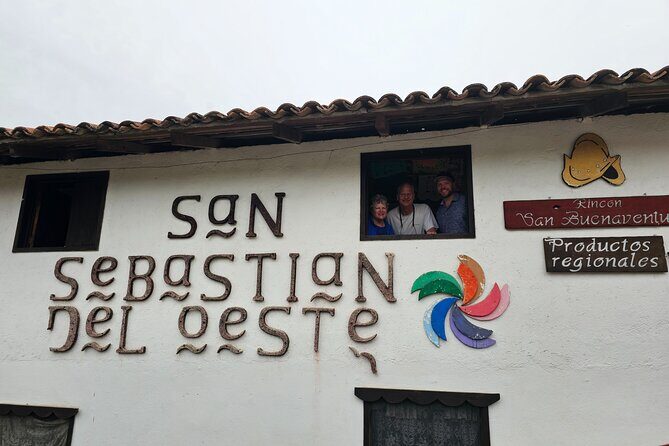 Private Experience to San Sebastián del Oeste - Authenticity and Comfort: A Great Combo