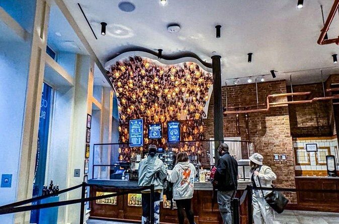 Private Family Tour: Chocolate, Pizza and City Fun - LEGO Store and Creative Fun