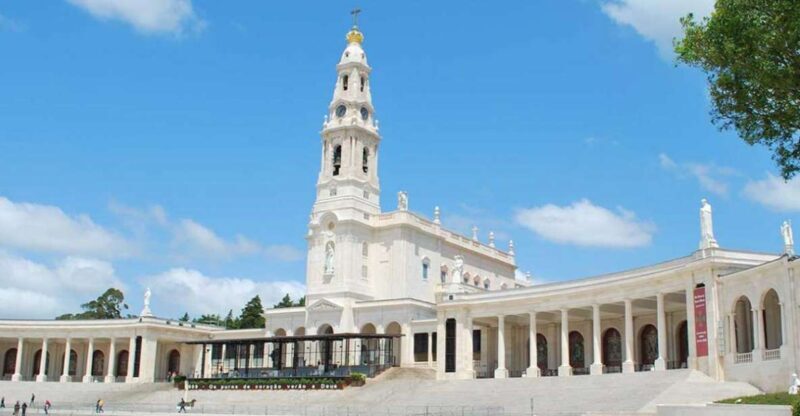 Private Fatima Half Day Tour from Lisbon - Regional Stops: Batalha, Nazaré, and Óbidos