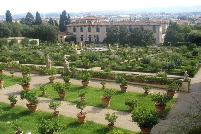 Private Florence Tour of Must-See Sites from Duomo to Santa Croce & Old Bridge - Frequently Asked Questions