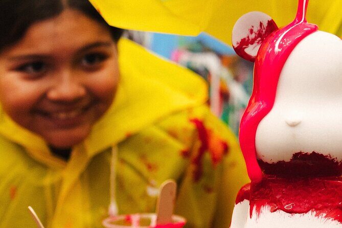 Private Fluid Bear Experience in New York - The Crafting Process in Detail