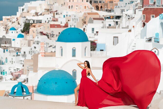 Private Flying Dress Photoshoot in Santorini - Professional Guidance and Authenticity