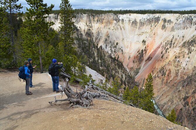 Private Full-Day Grand Canyon of Yellowstone Hiking Adventure - Key Points