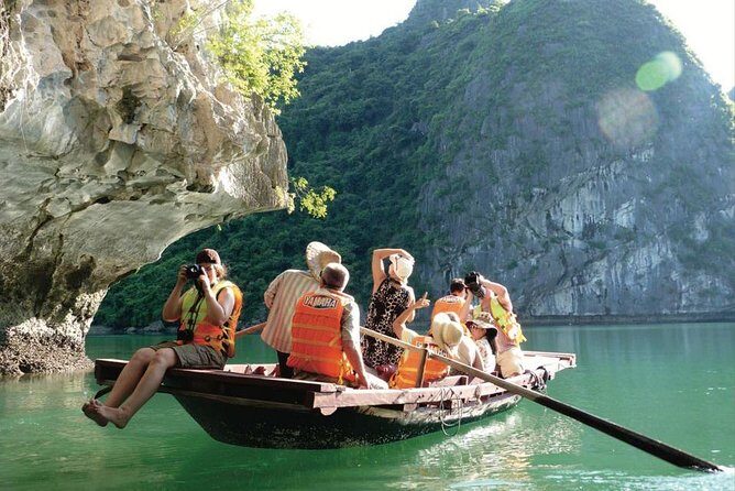 Private Full-Day Halong Bay Tour Including Cruise, Kayaking and Surprising Cave - Who Should Book This Tour?