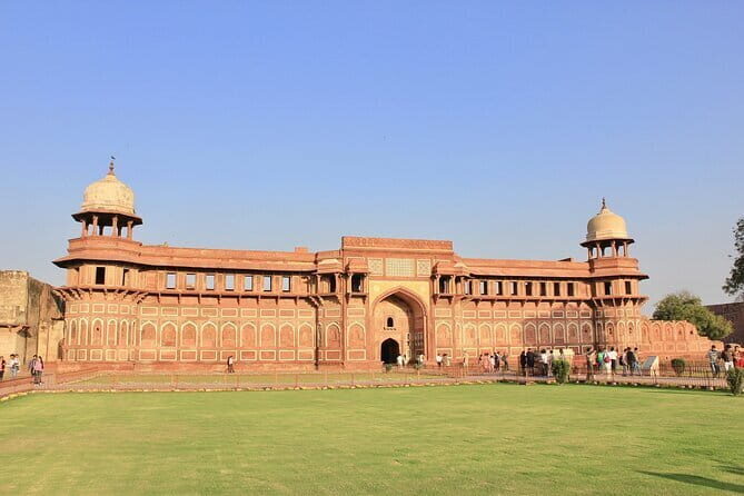 Private Full-Day Tour from Delhi to Taj Mahal Baby Taj Agra Fort - Who is this tour best suited for?