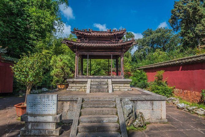 Private Full-Day Tour from Kunming: Stone Forest and Golden Temple - Lunch Break and a Cultural Detour at the Golden Temple