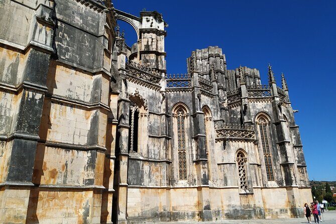 Private Full-Day Tour of Fátima Nazaré Óbidos and Batalha - Key Points