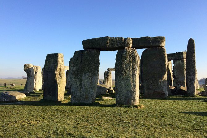 Private Full-Day Tour of Stonehenge and Bath from London - Key Points