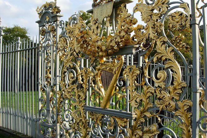 Private Full Day tour of Windsor castle and Hampton court palace from London - FAQ