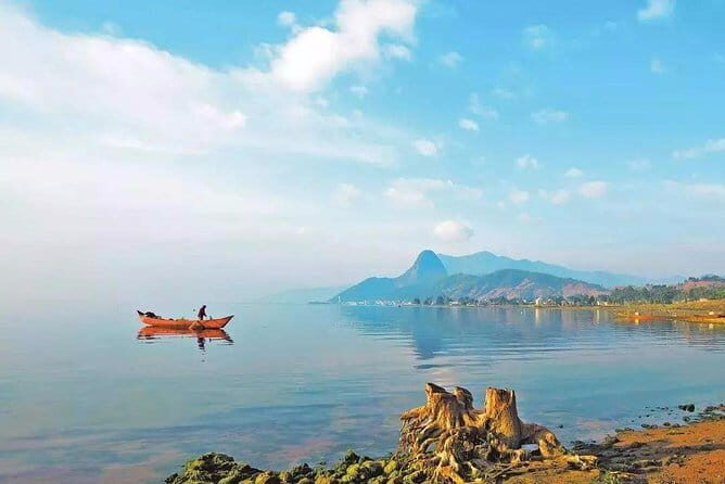 Private Full-Day Tour to Fuxian Lake and Chengjiang Fossil Site - Key Points