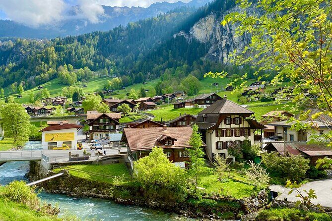 Private Full-Day Tour to Grindelwald Lauterbrunnen Interlaken Mürren from Basel - Swiss Raclette Lunch in Gimmelwald