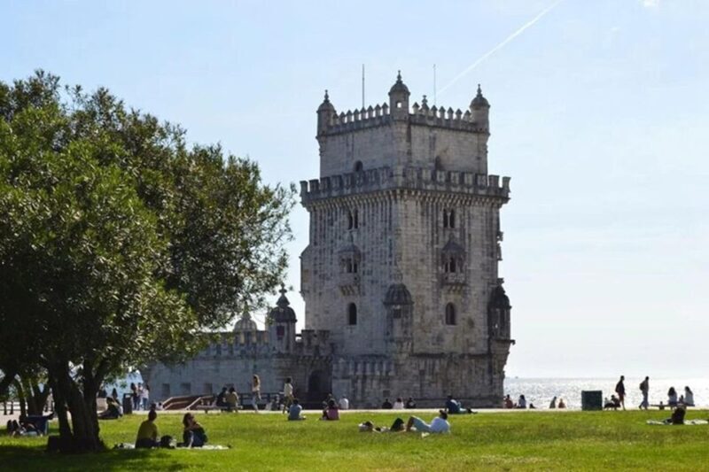 Private Full-Day Tour to Lisboa - Key Points