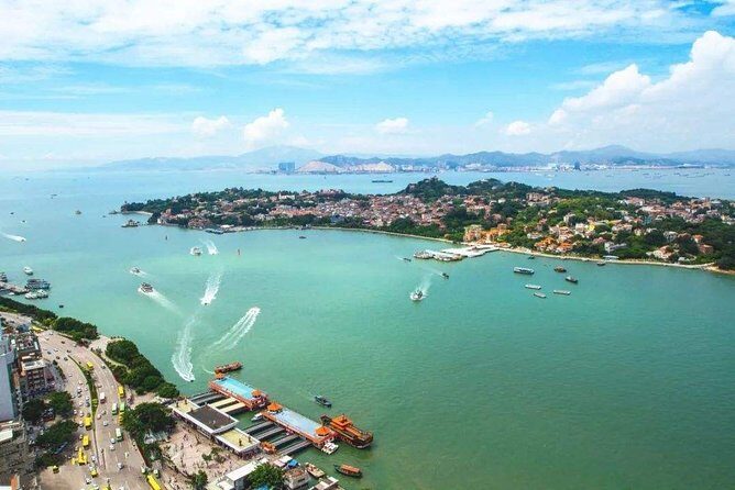 Private Full-Day Tour to Xiamen and Gulangyu with Lunch - Transportation and Logistics