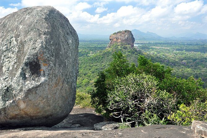 Private Full Day Trip Pidurangala & Madirigiriya from Sigiriya/Habarana - Discover the Beauty of Sri Lanka with a Private Full-Day Tour to Pidurangala & Madirigiriya