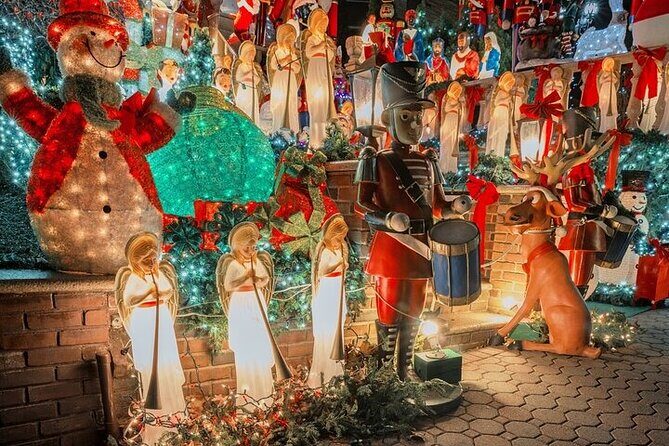 Private Fully Guided Dyker Heights Christmas Lights Tour - An In-Depth Look at the Dyker Heights Christmas Lights Tour