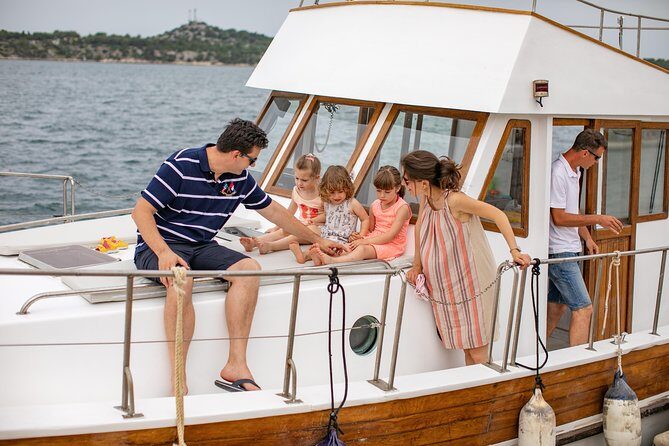 Private Gastro gourmet tour by Dot@ boat - Final Word