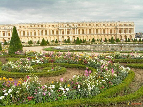 Private Giverny & Versailles Day Trip with Lunch & Hotel Transfers from Paris - Giverny & Monet’s Gardens