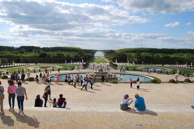 Private Giverny & Versailles Day Trip with Lunch & Hotel Transfers from Paris - Return & Flexibility