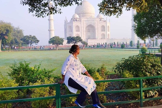 Private Golden Triangle Tour 5 Days Delhi Agra Jaipur - Day 1: Delhi’s Heritage and Buzzing Markets