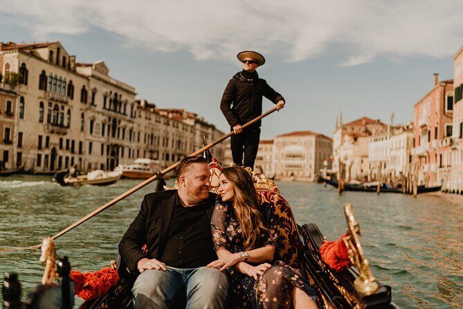Private Gondola Ride with Professional Photographer in Venice - An In-Depth Look at the Experience