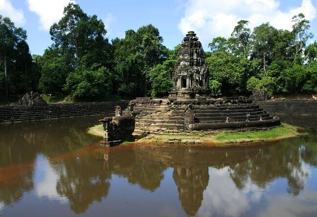Private: Grand Circuit Full Day Tour Sunset at Bakeng Mountain - Introducing the Private: Grand Circuit Full Day Tour Sunset at Bakeng Mountain