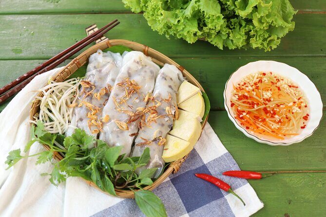 Private Guided Food Walking Tour in Hanoi - Who is this tour best suited for?