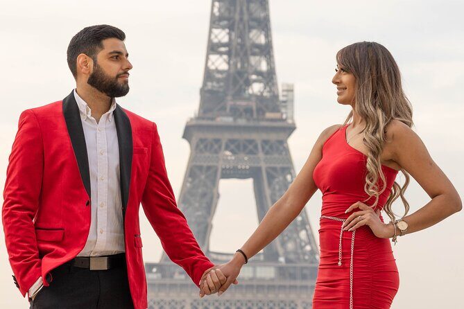 Private Guided Professional Photoshoot by the Eiffel Tower - Who should book this experience?
