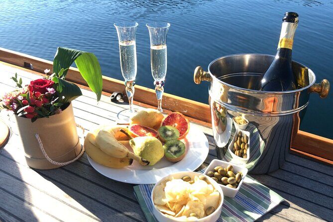 Private Guided Sailing Boat Tour on Lake Como with Aperitif - Who Should Consider This Tour?